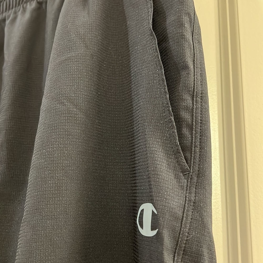 Champion men’s shorts - Picture 4 of 6
